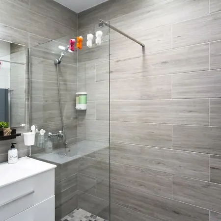 Modern Oasis With Sun & Style 3 Pools Ac Wifi Apartment *